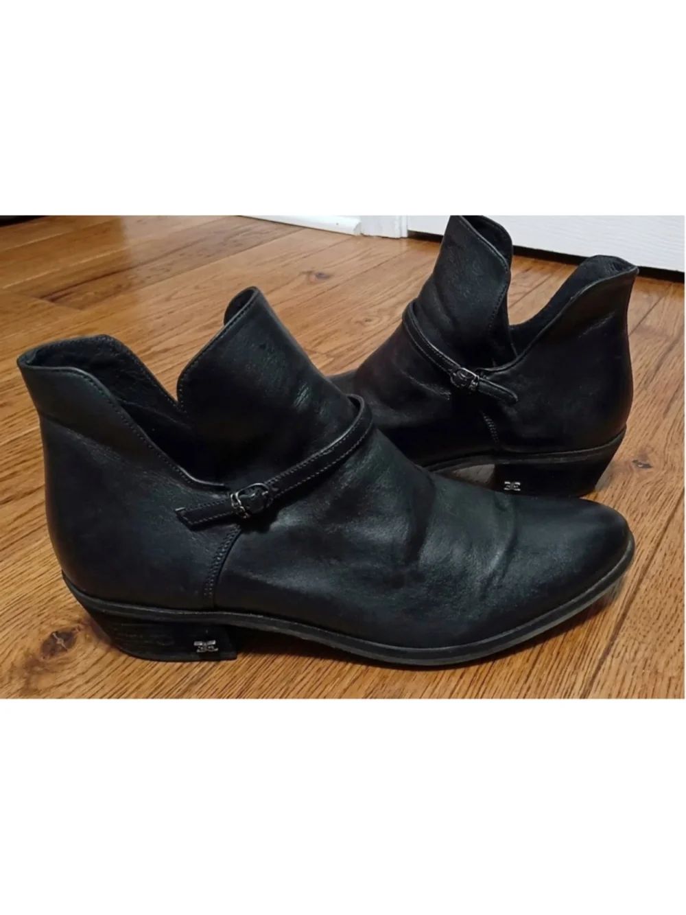 Size 10 Women's Sam Edelman Black Leather Buckle Ankle Booties Low Stacked Heel